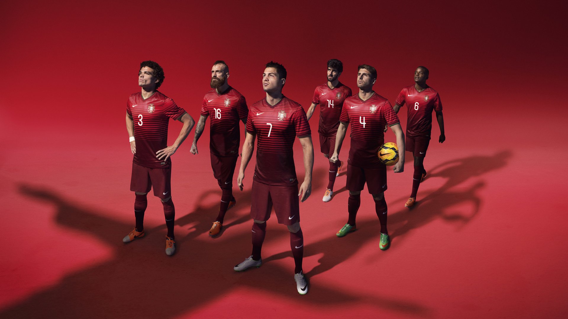 “武汉马拉松：选手们突破自我，勇敢迎接挑战”